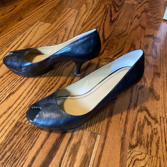 Cute pumps. Genuine leather. Excellent condition - Picture 3 of 7